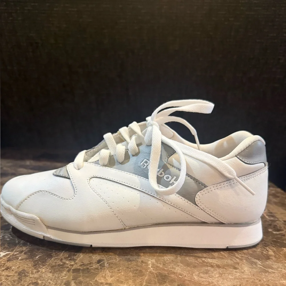 Reebok. Vintage Pro Cheer II Sneaker. White. Size 7.5.